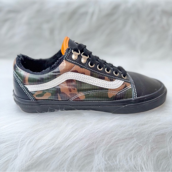 Vans Old Skool MTE Black/Camo All-Weather Sneakers - Men 7/ Wmns 8.5 VN0A348F2TI - Picture 2 of 8